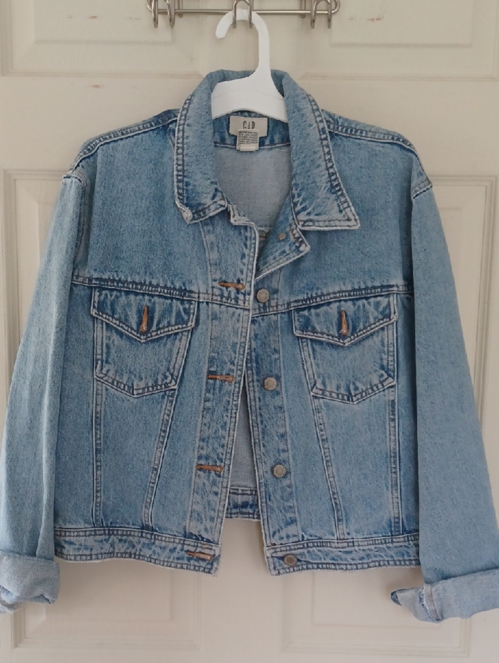 Vintage Gap Jeam Jacket. Light/med Wash. Womans Size L. 100% Cotton.